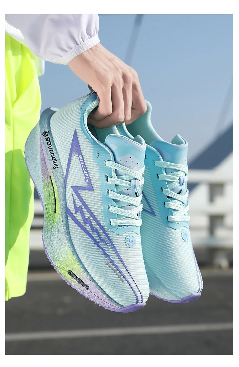 Lightweight breathable running shose with carbon plate for speed & comfort.